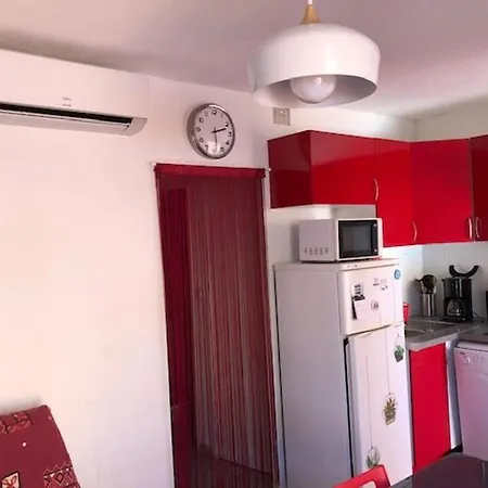 Calme Climatise Avec Parking Proche Centre Et Pour 4 Pers - Fr-1-607-234 Apartment